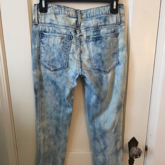 BEBE bleached wash skinny jeans - Picture 4 of 5